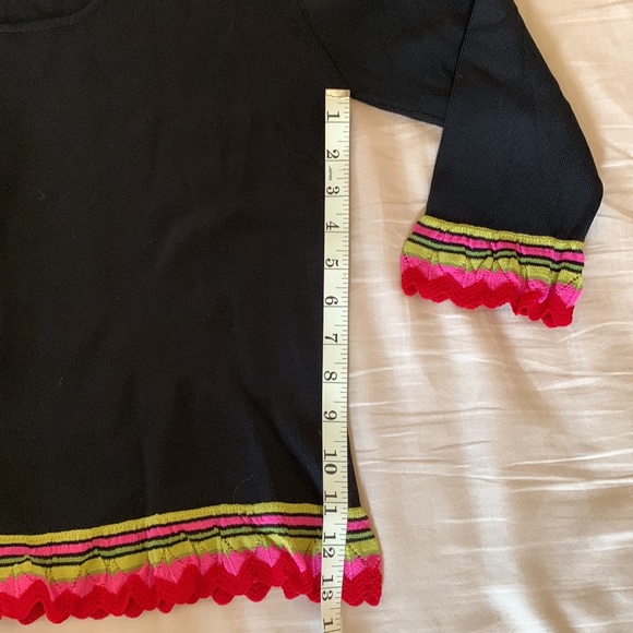 Woman’s black top with bright pink color trim - fun top at great price! - Picture 4 of 5